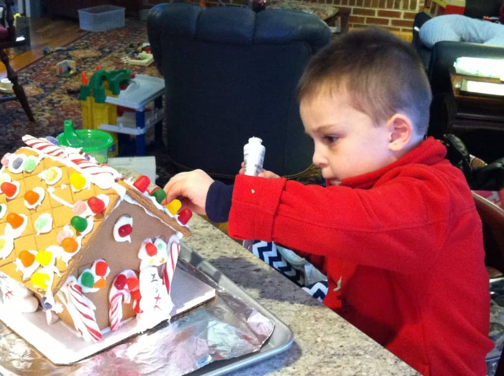 gibbs decorating gingerbread house
