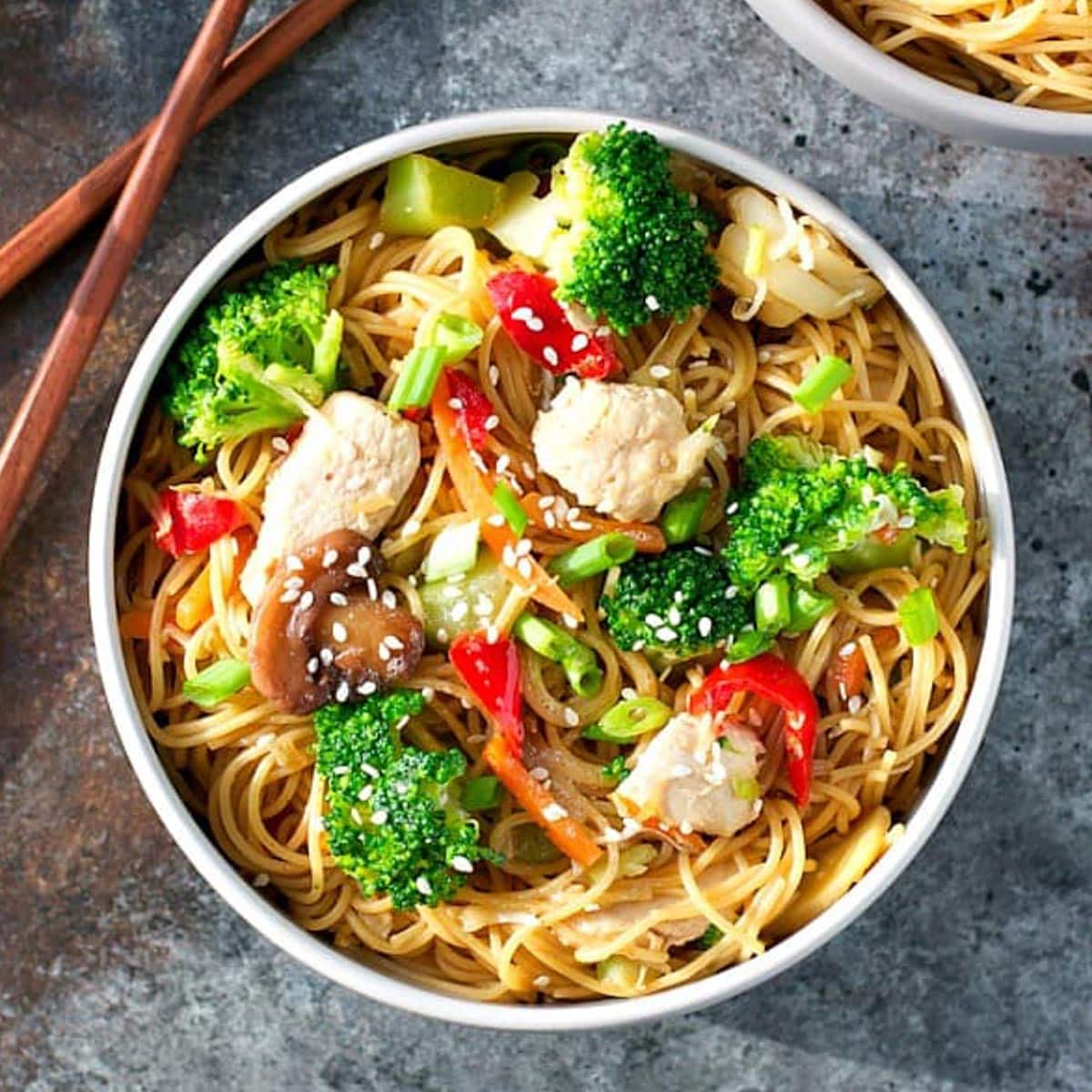 Healthy Chicken Chow Mein The Seasoned Mom