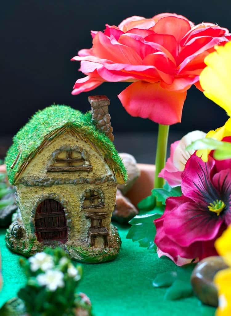With a few simple supplies, you and your young children can create an enchanting Indoor Fairy Garden! This easy craft for kids is the perfect rainy day activity for preschoolers or for older children who can design and build from their own imagination!