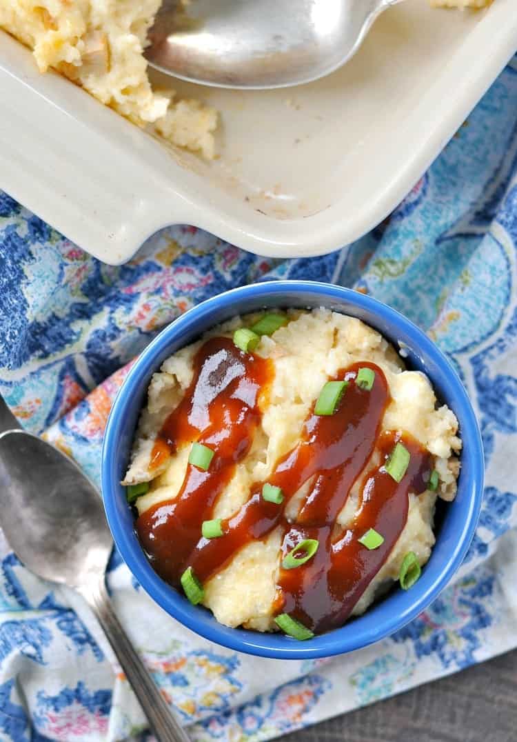 A classic Southern dish gets a healthy makeover in this easy Skinny Rotisserie Chicken and Grits Casserole! The combination of chicken, cheese, and barbecue sauce makes this a family-friendly weeknight dinner -- and best of all, this low-calorie dish is ready for the oven in only 15 minutes! 
