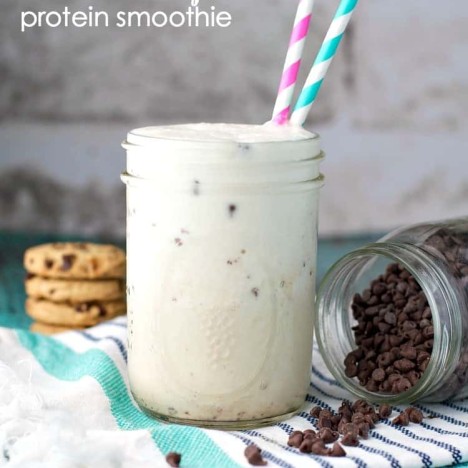 A cookie dough smoothie and chocolate chips at the side