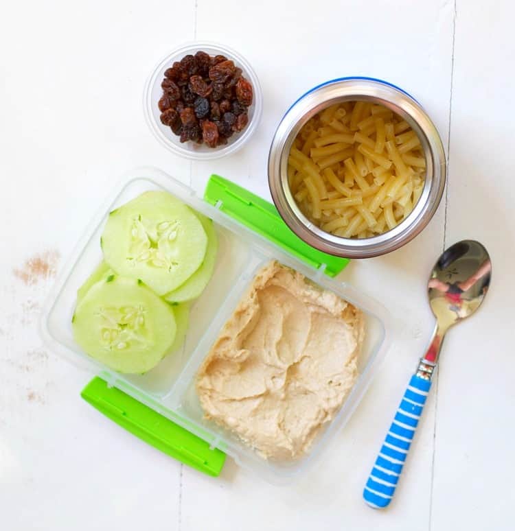 An entire week's worth of Fast and Fresh Lunch Box Ideas to take the guesswork out of your shopping and packing routine. Best of all, these options are all 100% kid-approved!