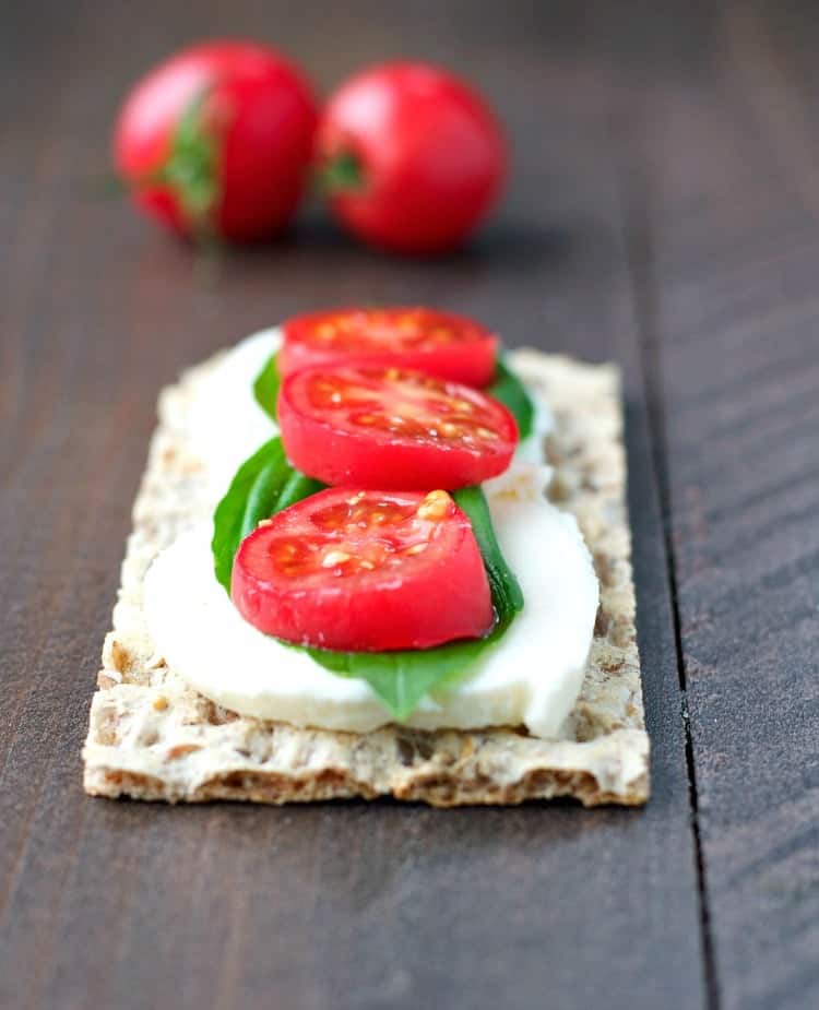 Salty, sweet, creamy, and crunchy -- the options are endless with these 8 Great Healthy Snacks! Best of all, each easy recipe is ready in less than 1 minute!