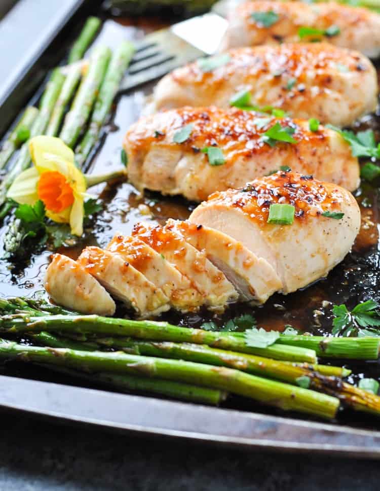 The meal planning is done for you with these 30 Days of Easy Chicken Breast Recipes and printable weekly shopping lists! Chicken Recipes | Easy Dinner Recipes | Dinner Ideas #chicken #dinner