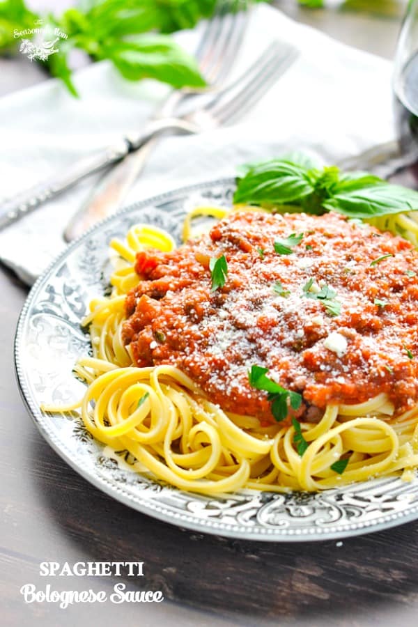 Quick and Easy Spaghetti Bolognese Sauce - The Seasoned Mom