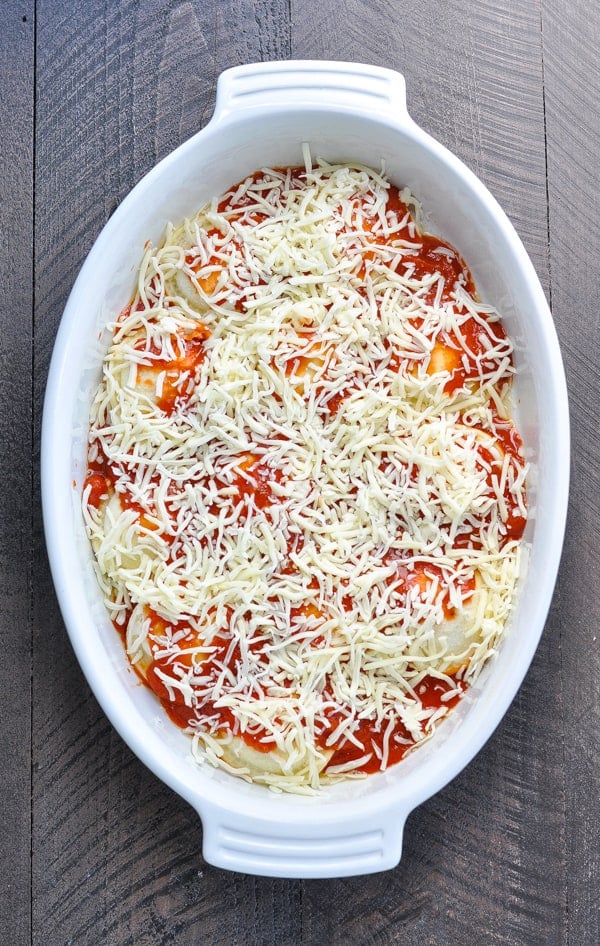 How to assemble baked ravioli casserole