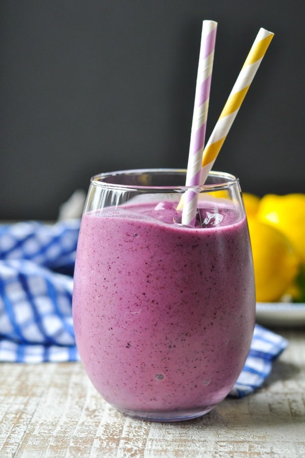Making Blueberry Coffee Smoothie In Denpasar