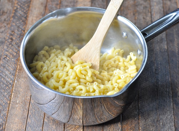 Cooked elbow macaroni in a pot