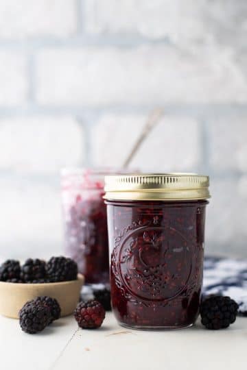 Blackberry Jam {With or Without Pectin} - The Seasoned Mom