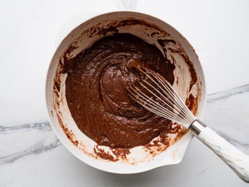 Buttermilk Chocolate Cake {One Bowl, 30-Minute Prep} – The Seasoned Mom