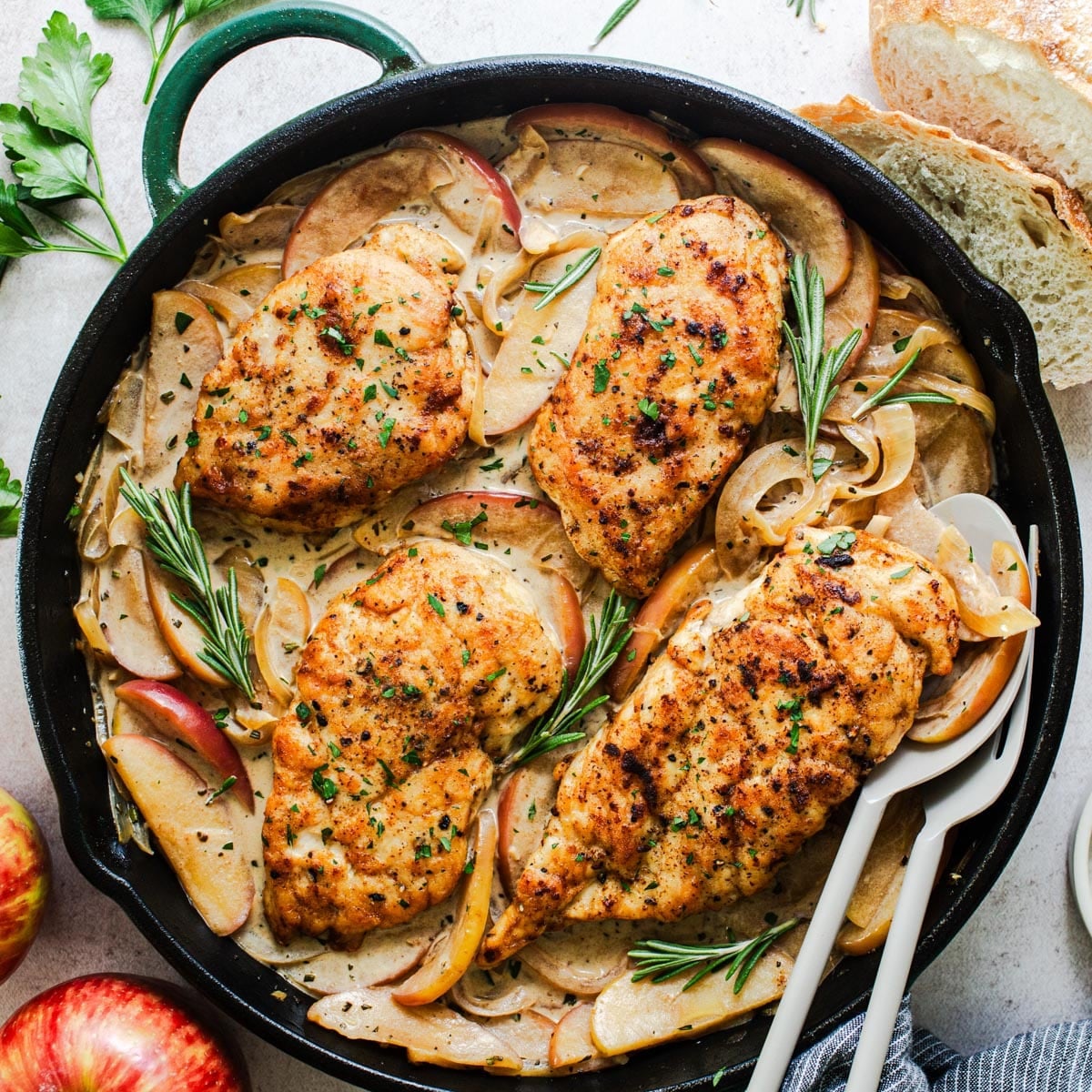 Chicken and Apples (Easy Skillet Dinner Recipe)