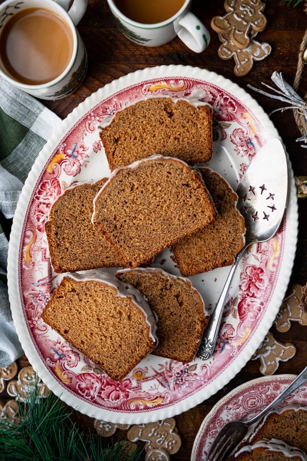 Overhead shot of a tray of sliced gingerbread loaf