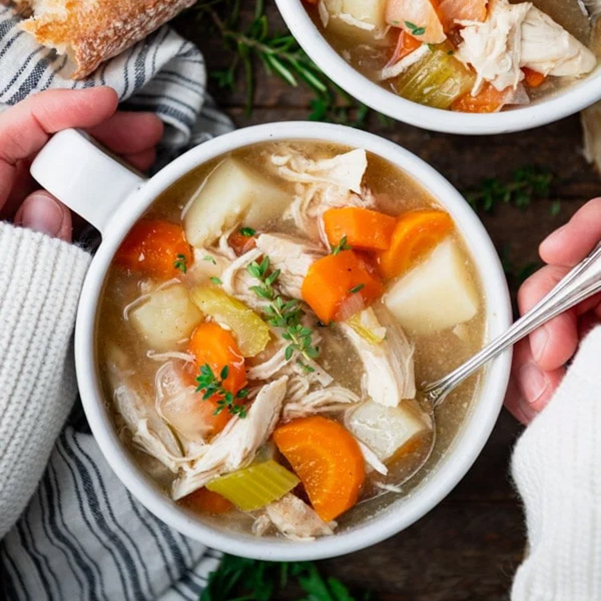 25 Easy Crock-Pot Soup Recipes and Slow Cooker Stews