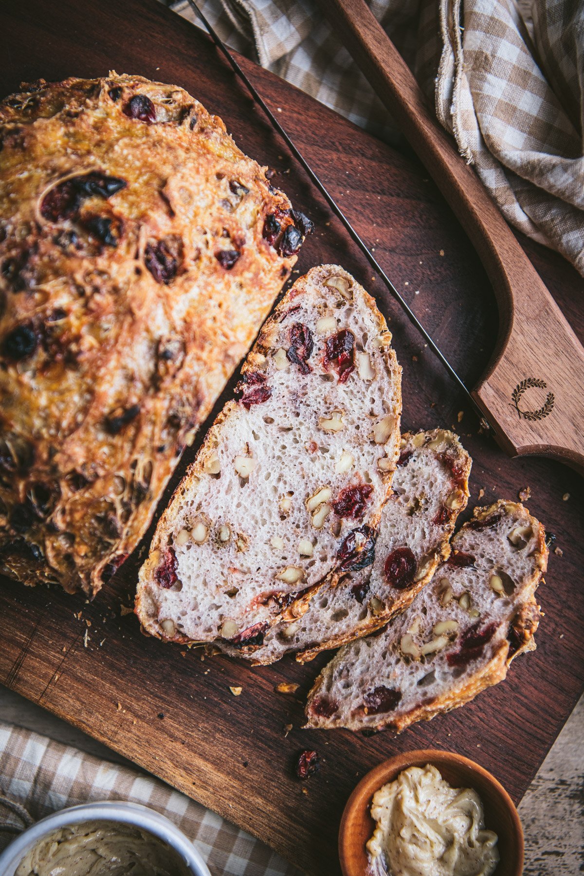 Cranberry Walnut No Knead Bread The Seasoned Mom