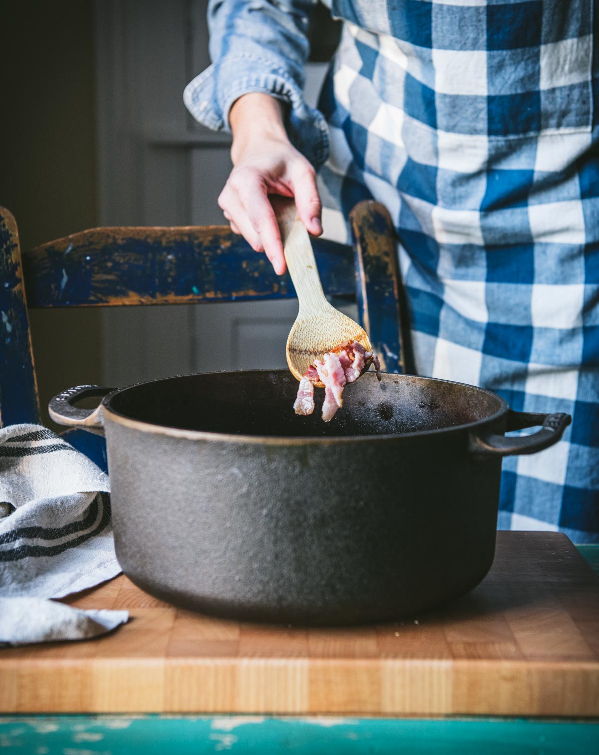 Cooking bacon in a Dutch oven