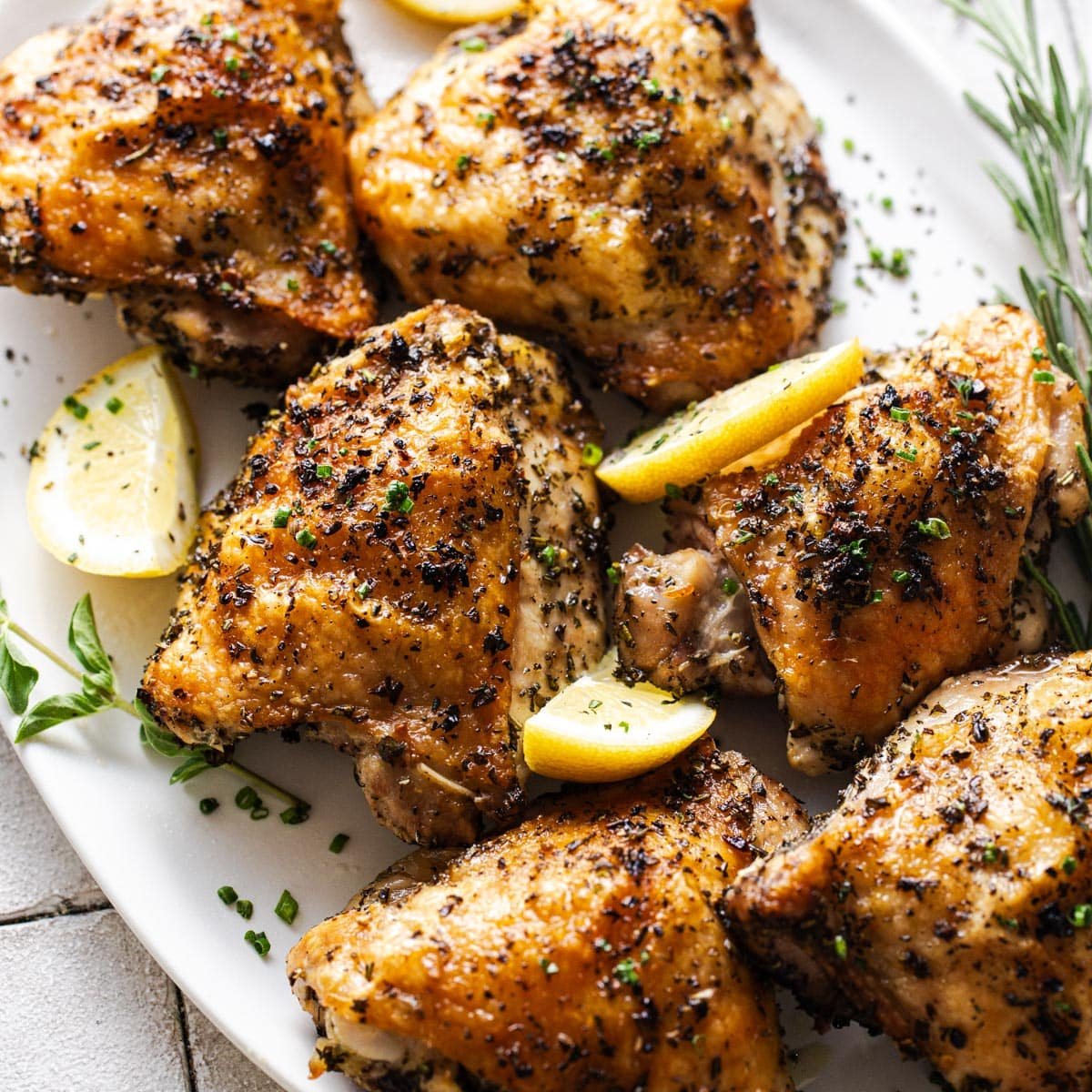 How to Roast Chicken Thighs Evenly: Perfect Crispy & Juicy Results