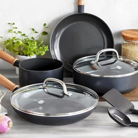 Square side shot of the best budget cookware