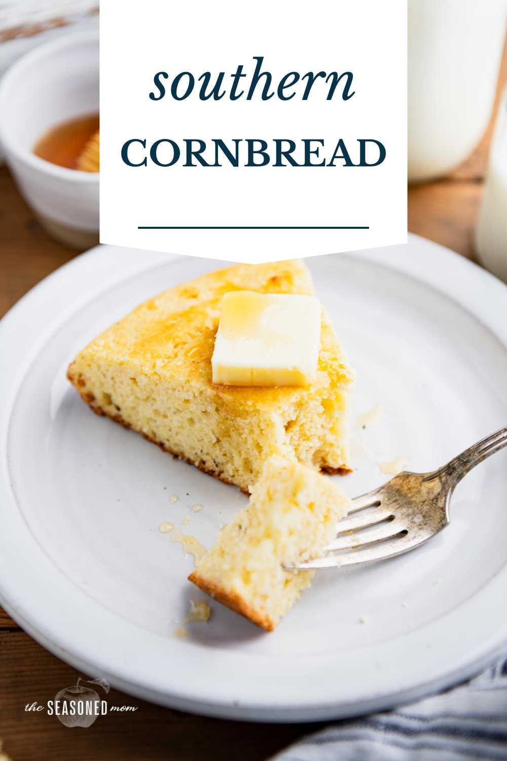 Southern Cornbread Recipe (Easy Skillet Style)